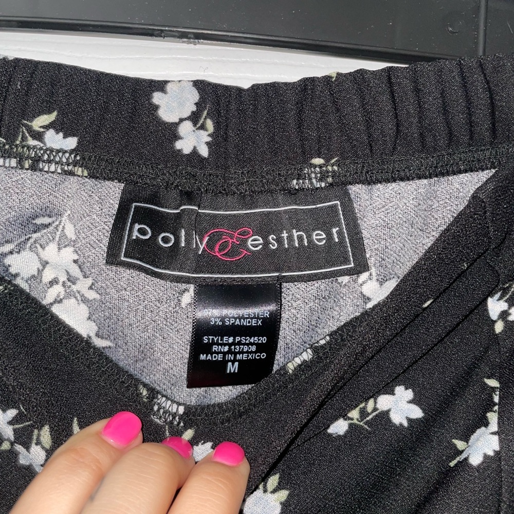 Black skirt with floral patterns